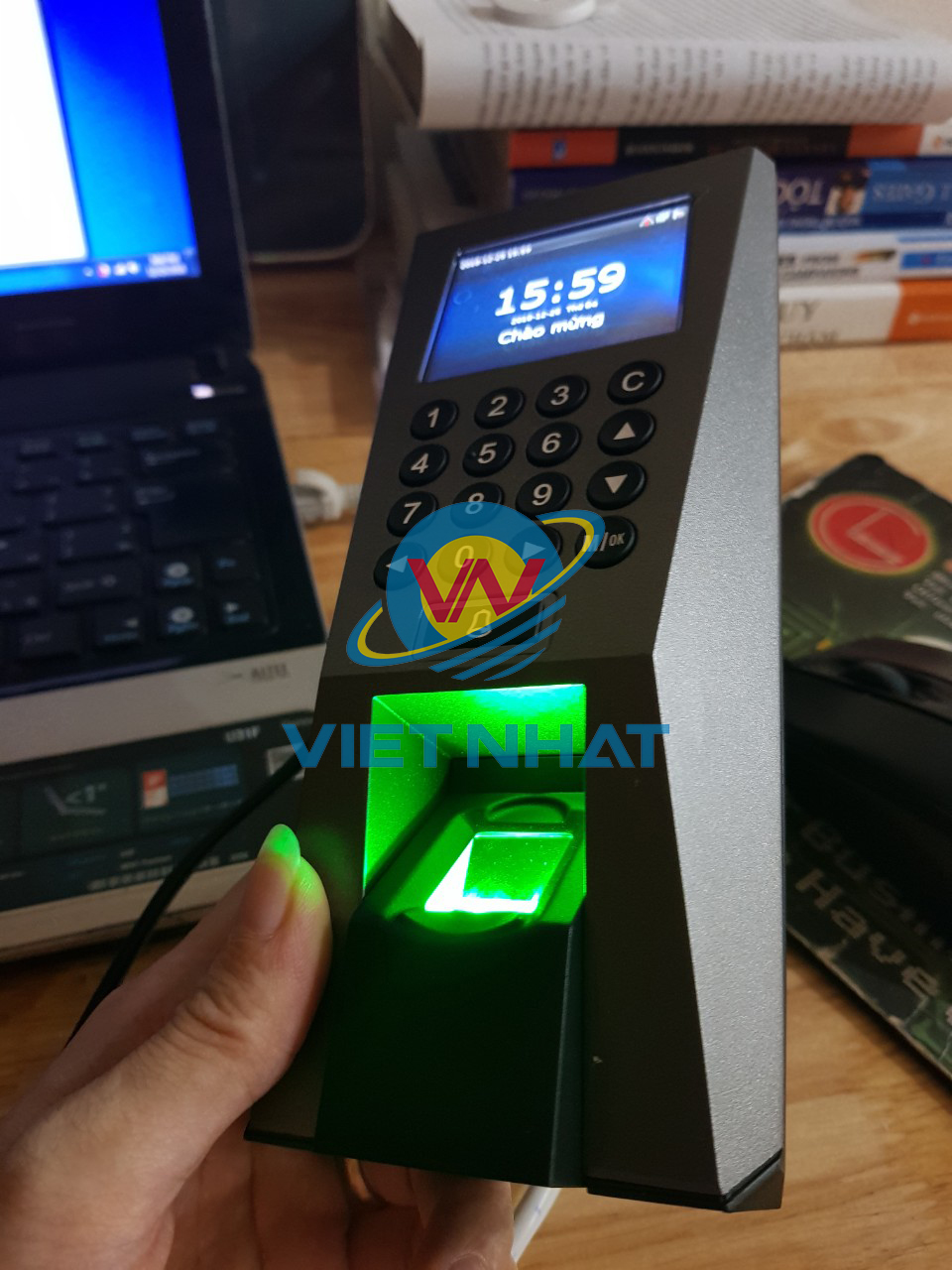 Máy chấm công ronald jack f18